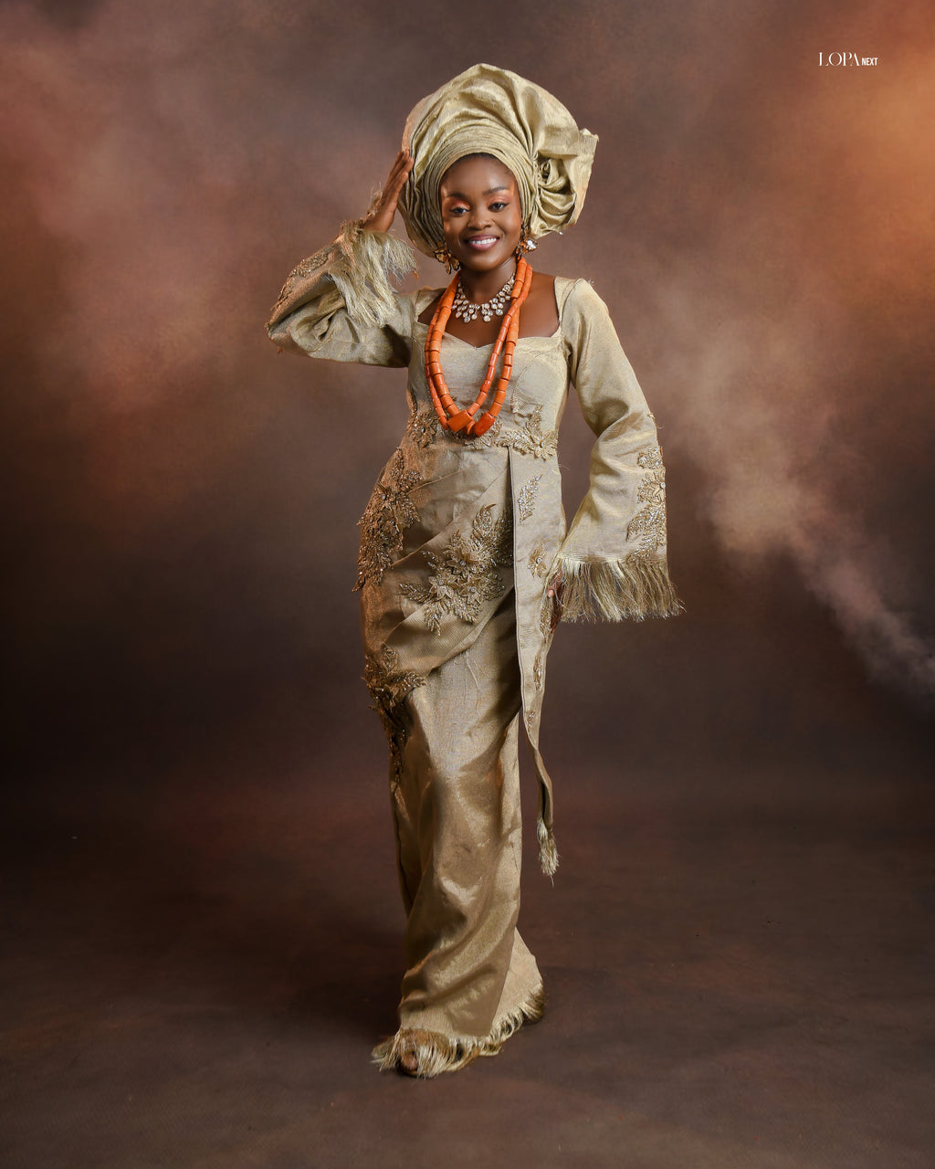 Female Aso oke