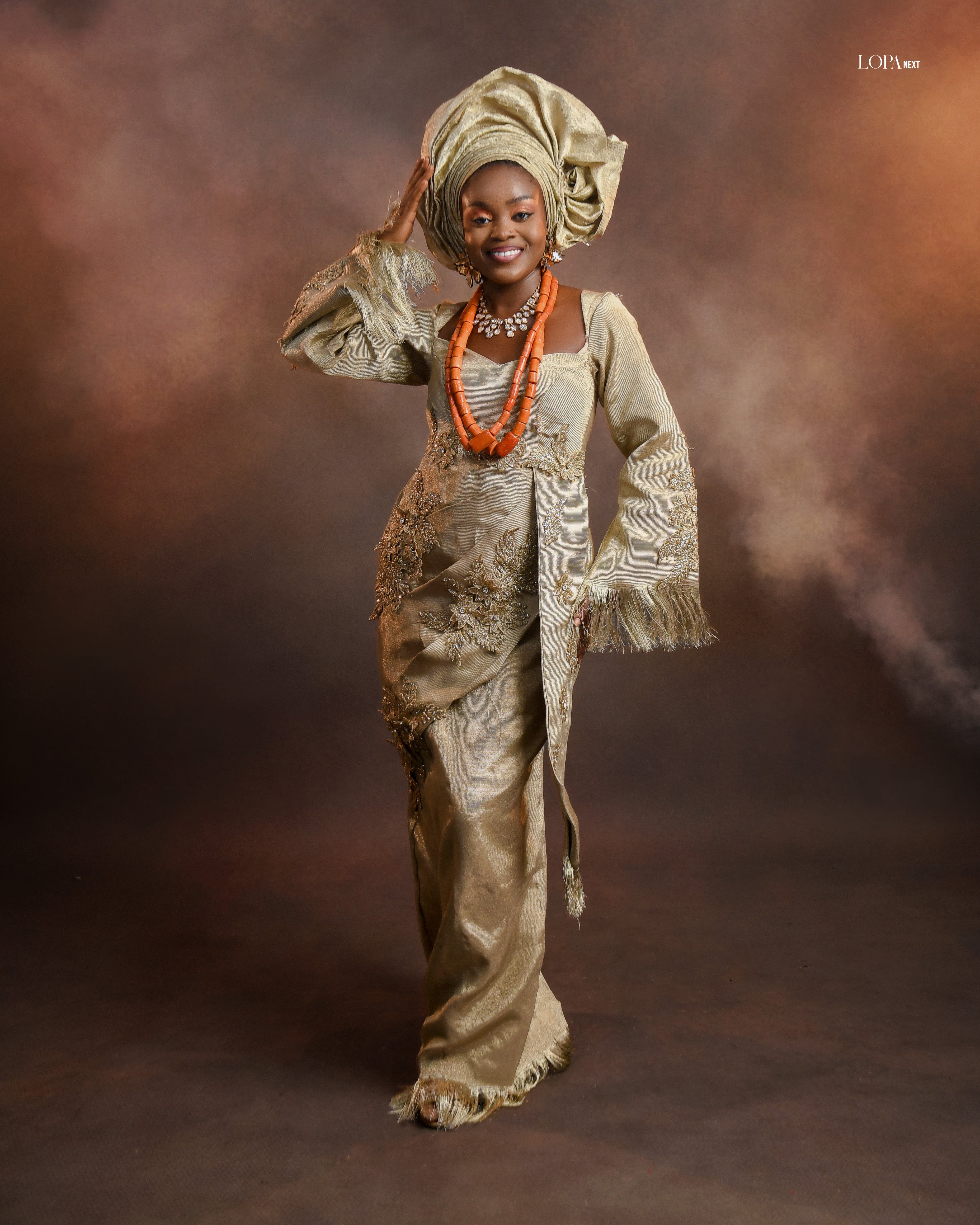 Female Aso oke